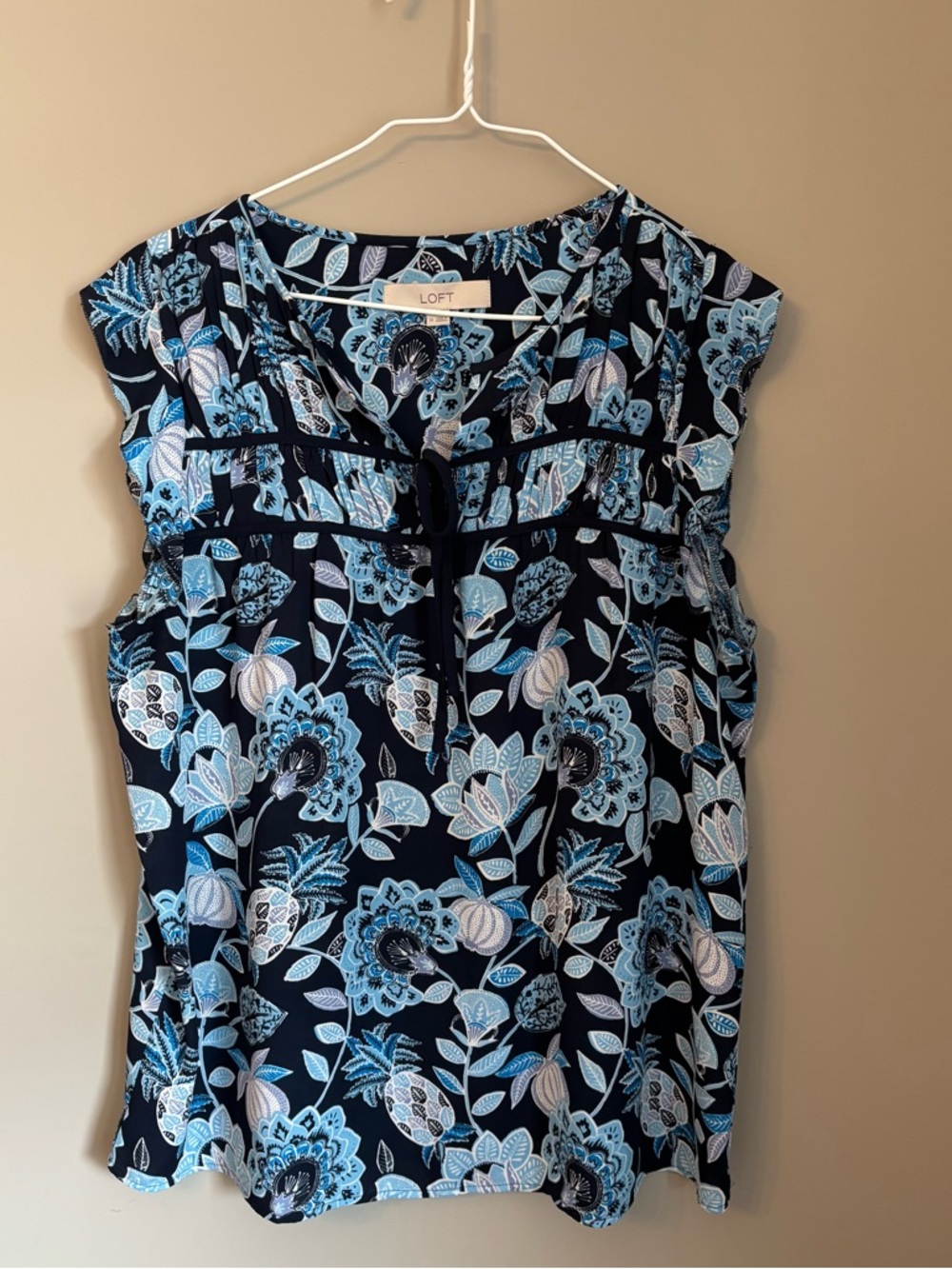 LOFT Floral Blouse Navy Blue Sleeveless Top | Tie Neck Detail | Size Medium
